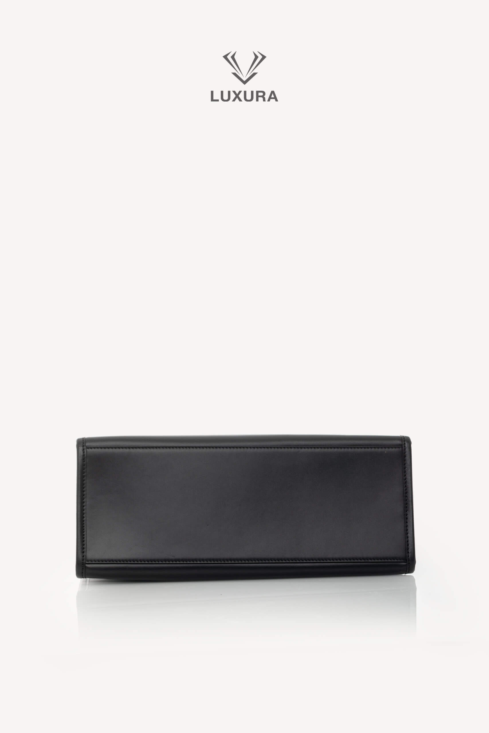 <span style="font-size: 10px;letter-spacing: .15em">BEST DEAL</span><br>            <strong>FENDI</strong><br>            <div style="margin-top:10px;font-size:16px">Vitello King Plexiglass Medium Fendi Sunshine Shopper Tote Black White</div><br> - Image 21
