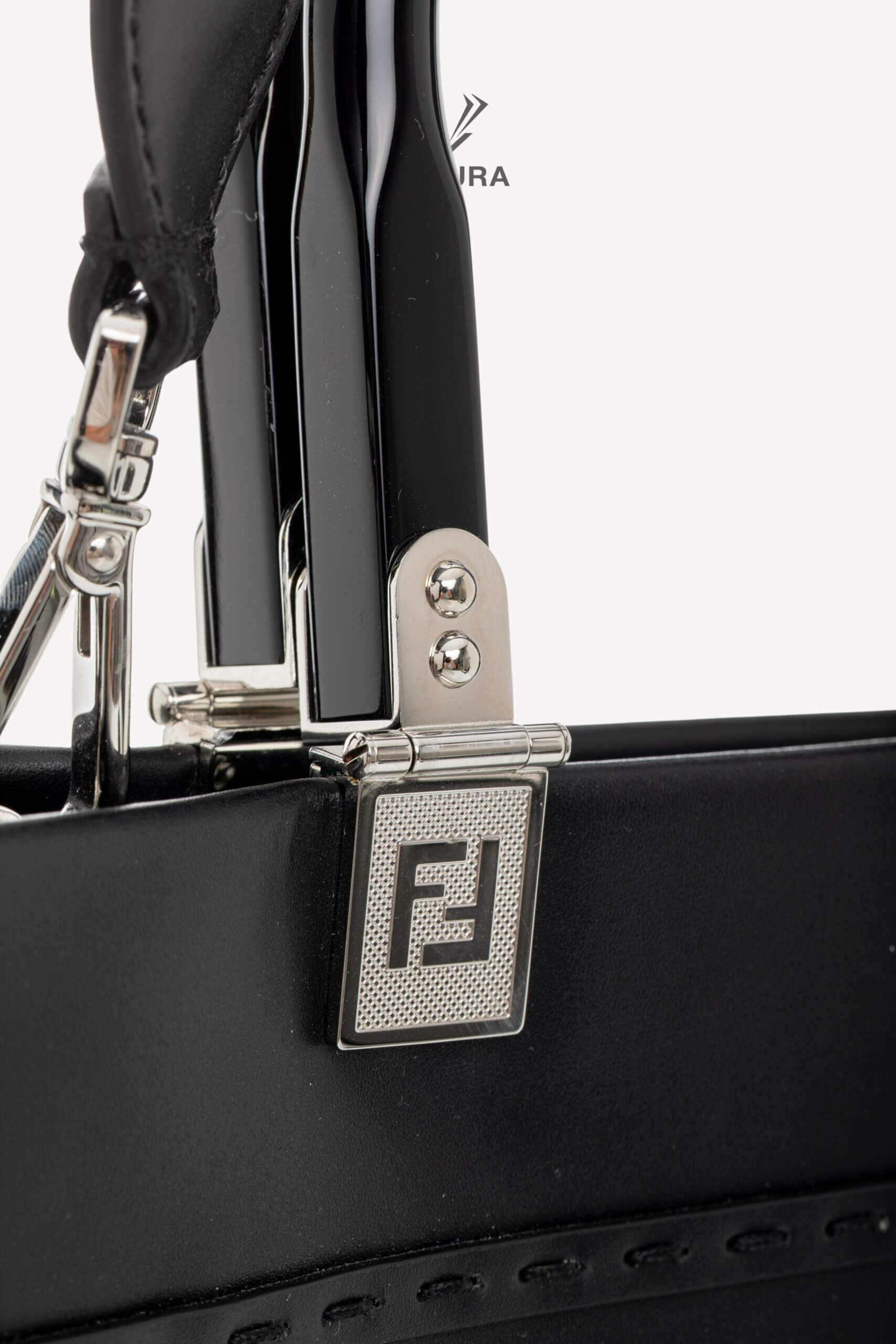 <span style="font-size: 10px;letter-spacing: .15em">BEST DEAL</span><br>            <strong>FENDI</strong><br>            <div style="margin-top:10px;font-size:16px">Vitello King Plexiglass Medium Fendi Sunshine Shopper Tote Black White</div><br> - Image 17