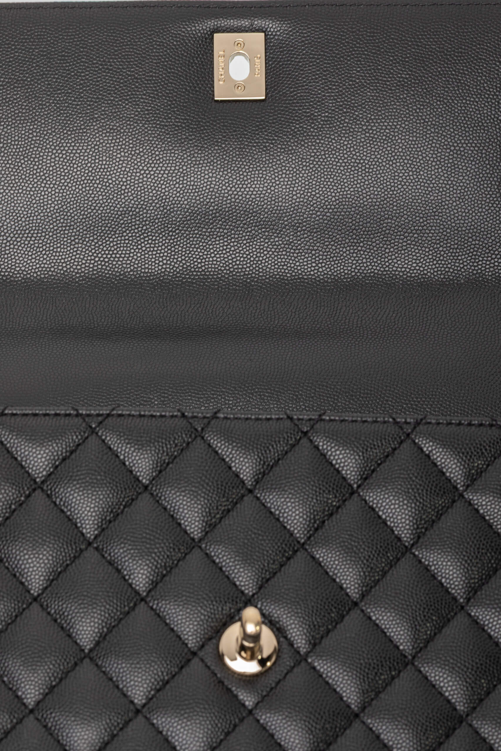 <span style="font-size: 10px;letter-spacing: .15em">HARD TO FIND</span><br>            <strong>CHANEL</strong><br>            <div style="margin-top:10px;font-size:16px">Quilted Caviar and Lizard Embossed Large Coco Top Handle Black</div><br> - Image 28