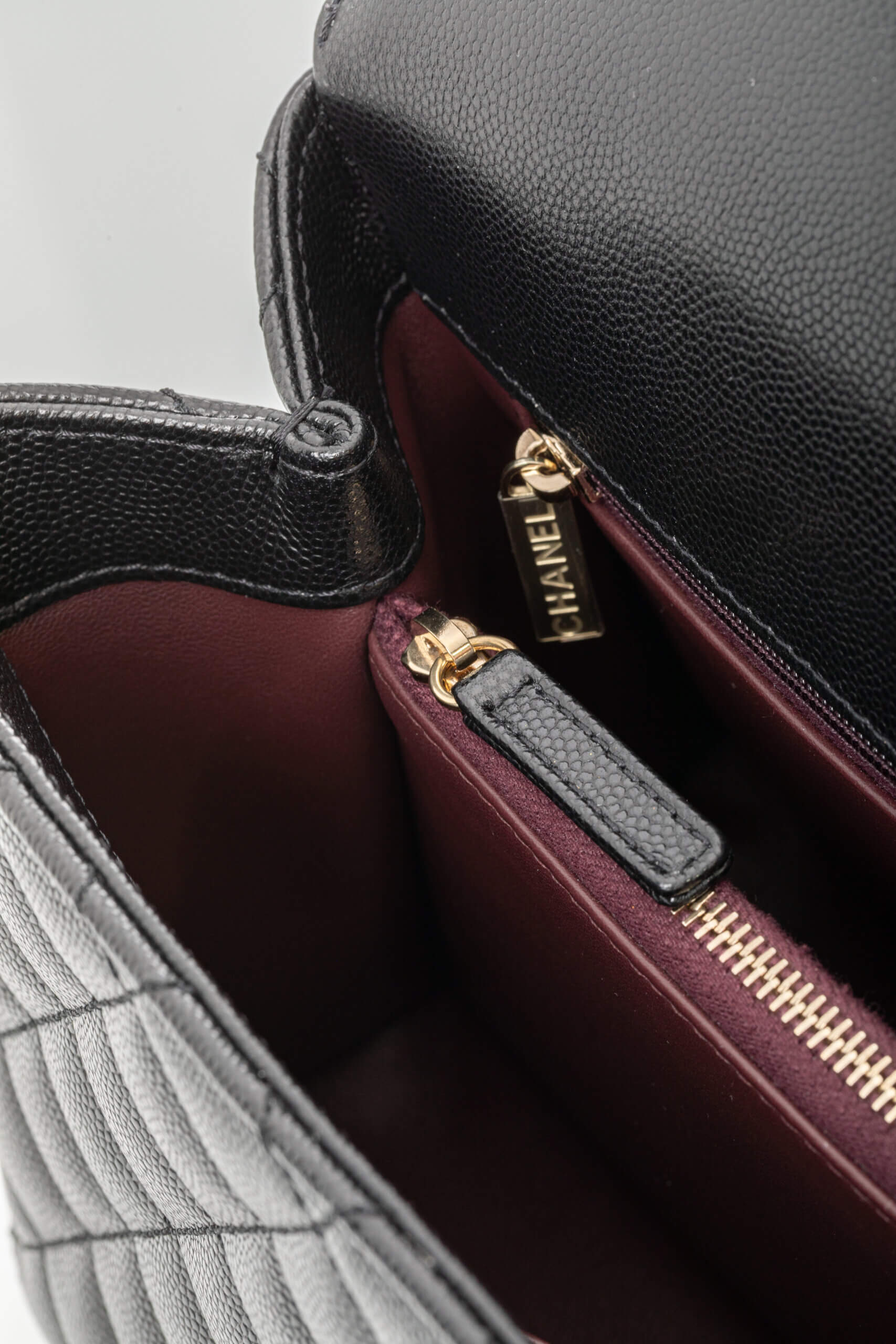 <span style="font-size: 10px;letter-spacing: .15em">HARD TO FIND</span><br>            <strong>CHANEL</strong><br>            <div style="margin-top:10px;font-size:16px">Quilted Caviar and Lizard Embossed Large Coco Top Handle Black</div><br> - Image 23