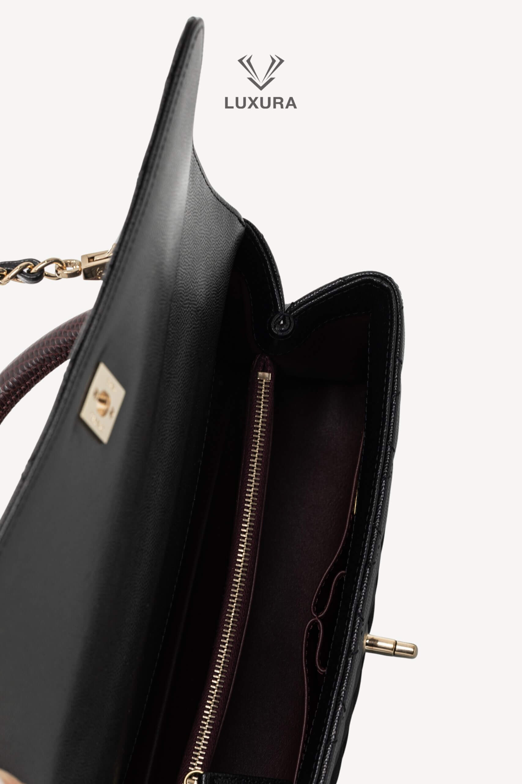 <span style="font-size: 10px;letter-spacing: .15em">HARD TO FIND</span><br>            <strong>CHANEL</strong><br>            <div style="margin-top:10px;font-size:16px">Quilted Caviar and Lizard Embossed Large Coco Top Handle Black</div><br> - Image 27