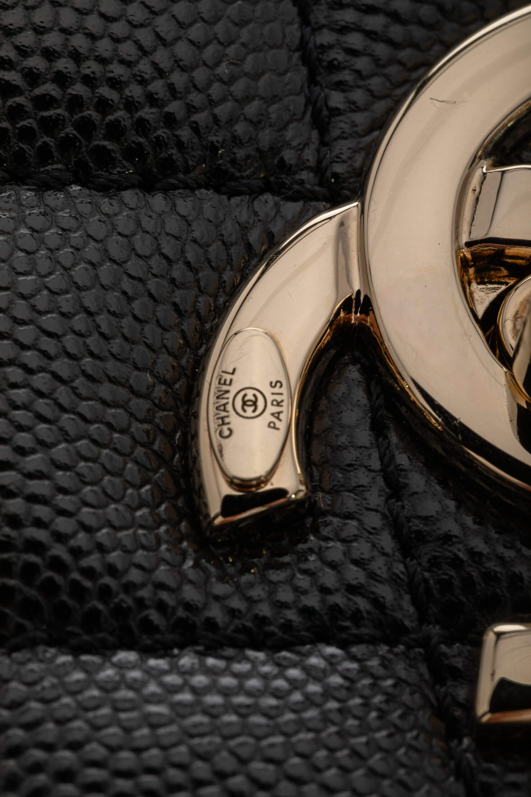 <span style="font-size: 10px;letter-spacing: .15em">HARD TO FIND</span><br>            <strong>CHANEL</strong><br>            <div style="margin-top:10px;font-size:16px">Quilted Caviar and Lizard Embossed Large Coco Top Handle Black</div><br> - Image 13