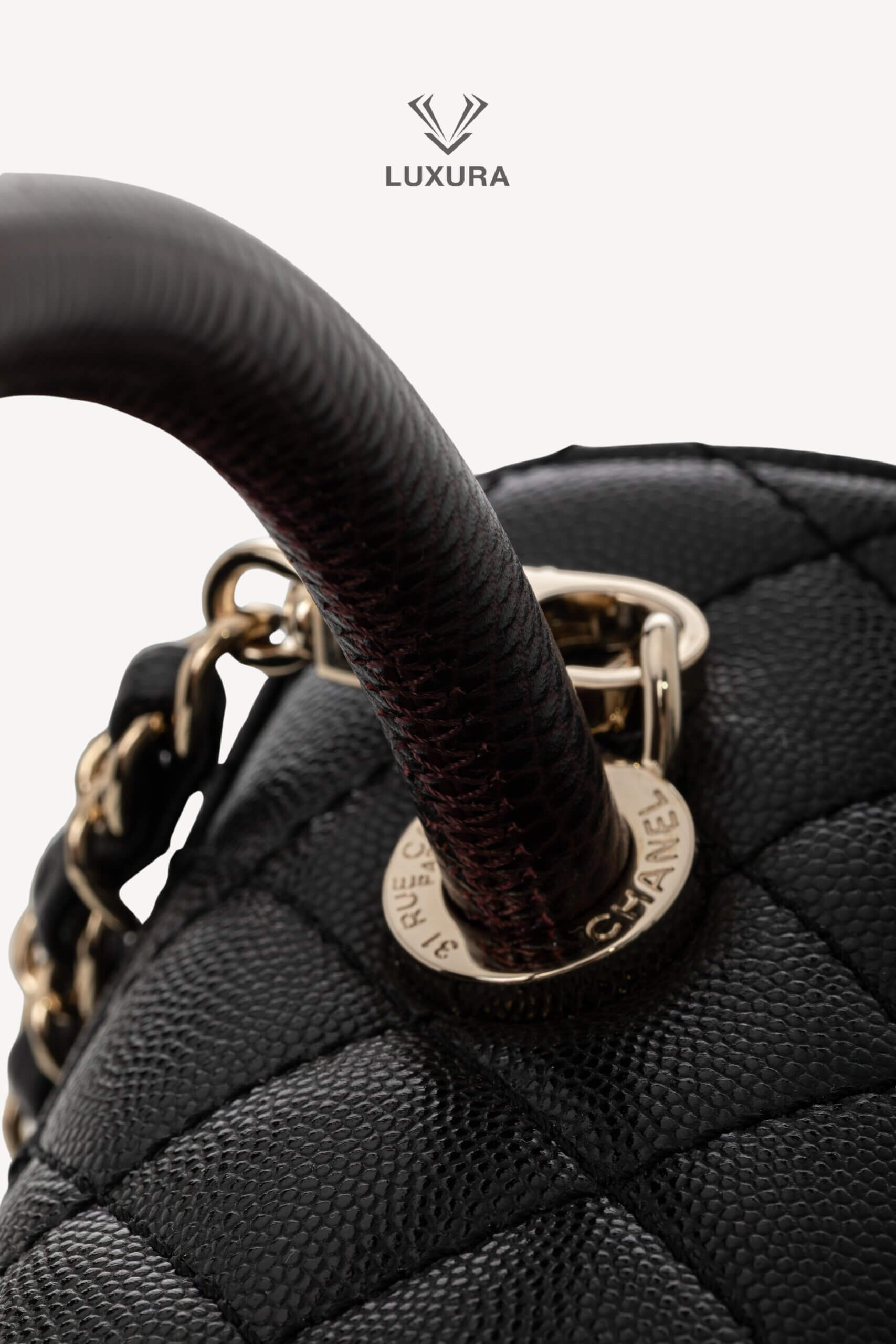 <span style="font-size: 10px;letter-spacing: .15em">HARD TO FIND</span><br>            <strong>CHANEL</strong><br>            <div style="margin-top:10px;font-size:16px">Quilted Caviar and Lizard Embossed Large Coco Top Handle Black</div><br> - Image 19