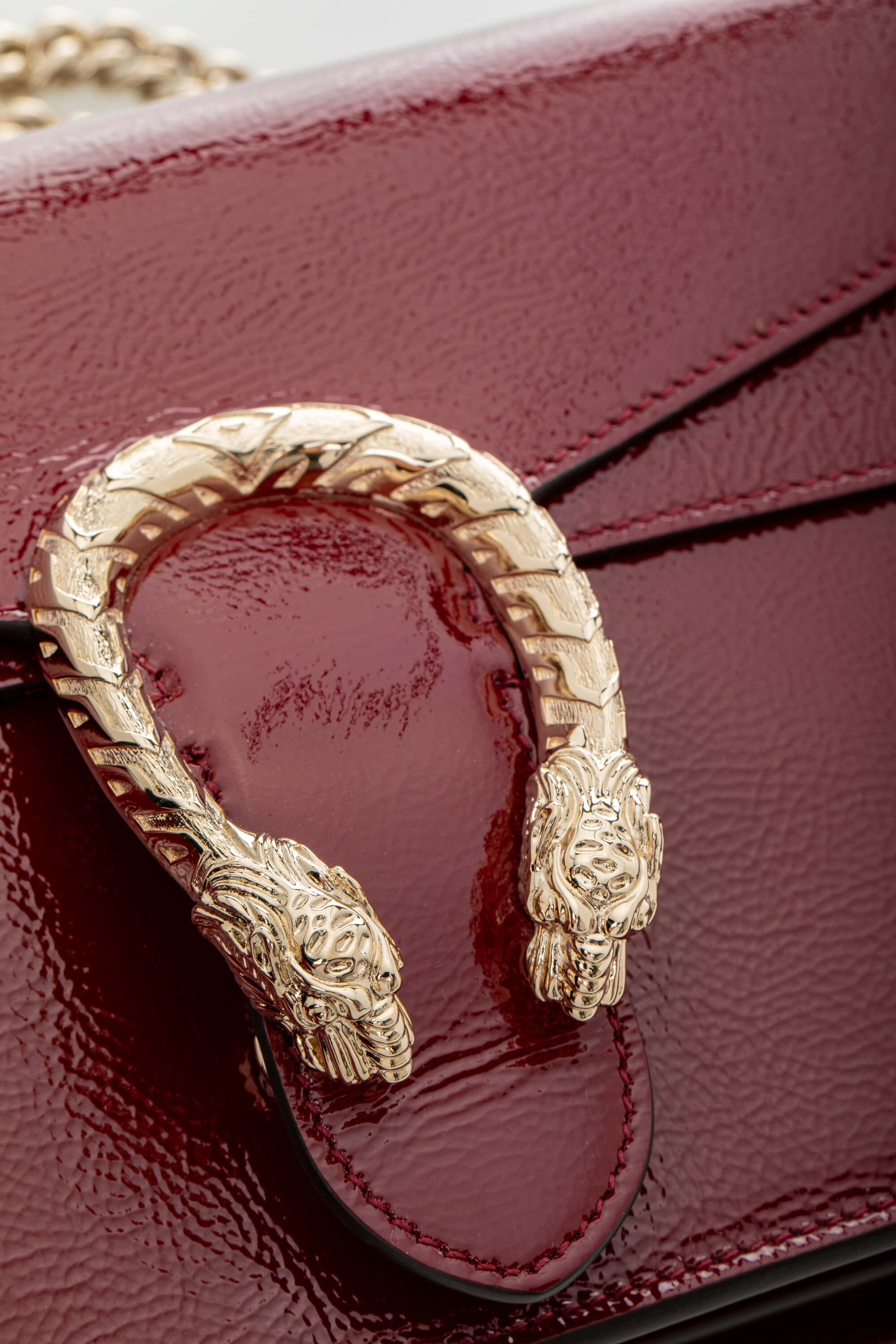 <span style="font-size: 10px;letter-spacing: .15em">BEST DEAL</span><br>            <strong>GUCCI</strong><br>            <div style="margin-top:10px;font-size:16px">Crinkled Patent Small Dionysus Shoulder Bag Rosso Ancona</div><br> - Image 10
