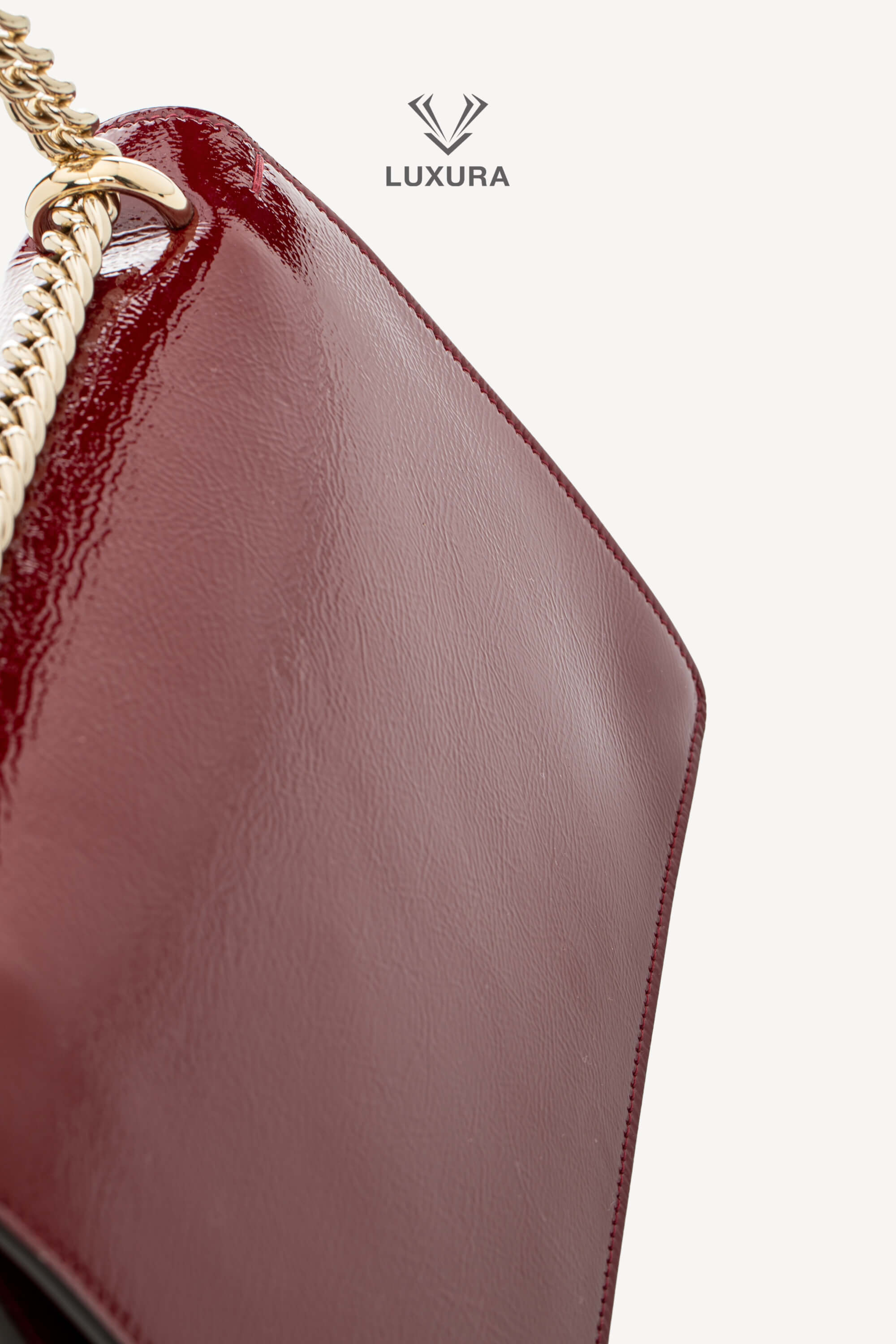 <span style="font-size: 10px;letter-spacing: .15em">BEST DEAL</span><br>            <strong>GUCCI</strong><br>            <div style="margin-top:10px;font-size:16px">Crinkled Patent Small Dionysus Shoulder Bag Rosso Ancona</div><br> - Image 11