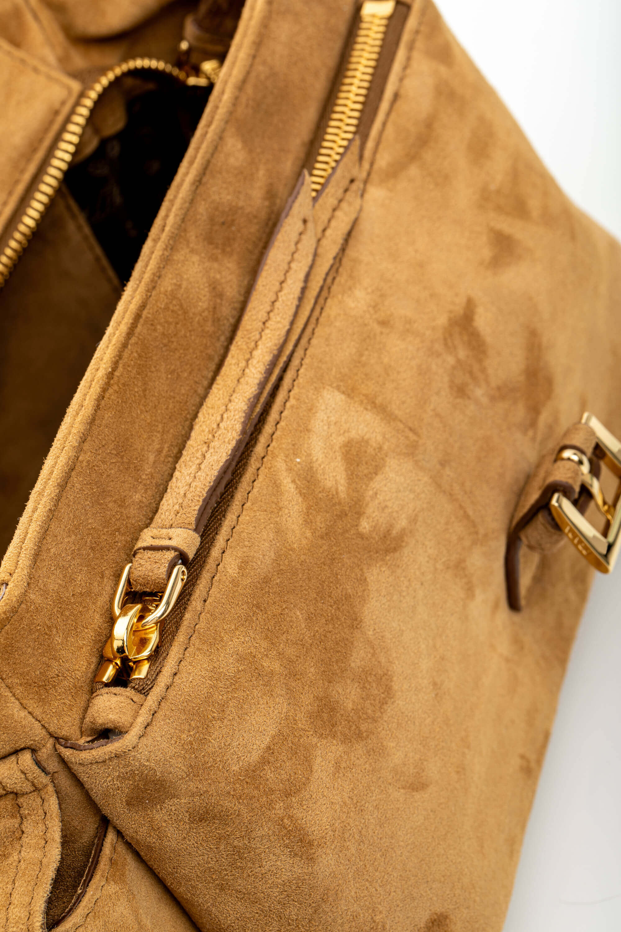 <span style="font-size: 10px;letter-spacing: .15em">NEW COLLECTION</span><br> <strong>PRADA</strong><br> <div style="margin-top:10px;font-size:16px">Explore Medium Suede Leather Shoulder Bag With Flap Cinnamon</div><br> - Image 12