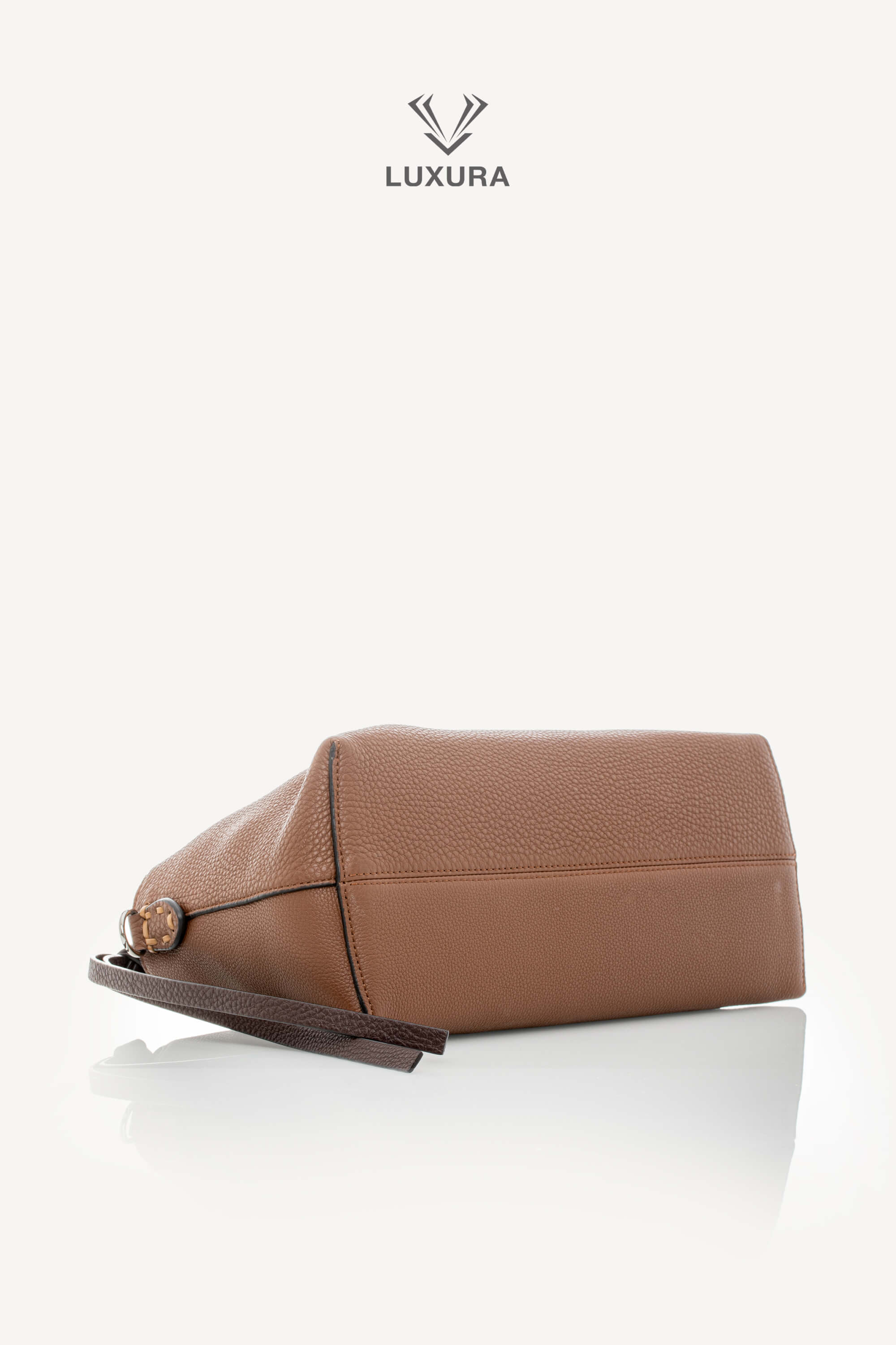 <span style="font-size: 10px;letter-spacing: .15em">BEST DEAL</span><br>            <strong>FENDI</strong><br>            <div style="margin-top:10px;font-size:16px">Cuoio Romano Selleria By The Way Boston Bag Brown</div><br> - Image 17