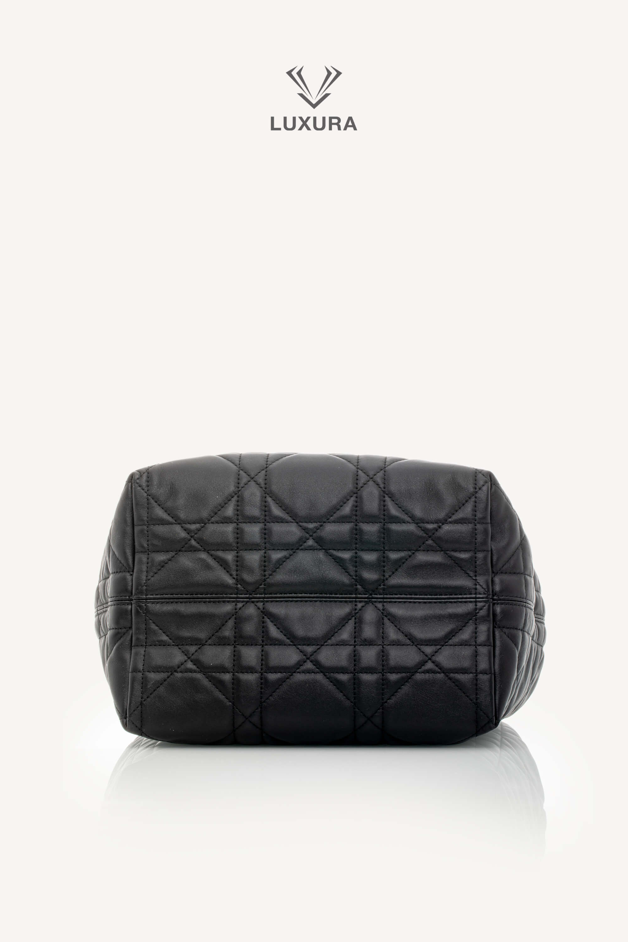 <span style="font-size: 10px;letter-spacing: .15em">NEW COLLECTION</span><br>            <strong>CHRISTIAN DIOR</strong><br>            <div style="margin-top:10px;font-size:16px">Small Dior Toujours Vertical Tote Bag Black Macrocannage Calfskin</div><br> - Image 26
