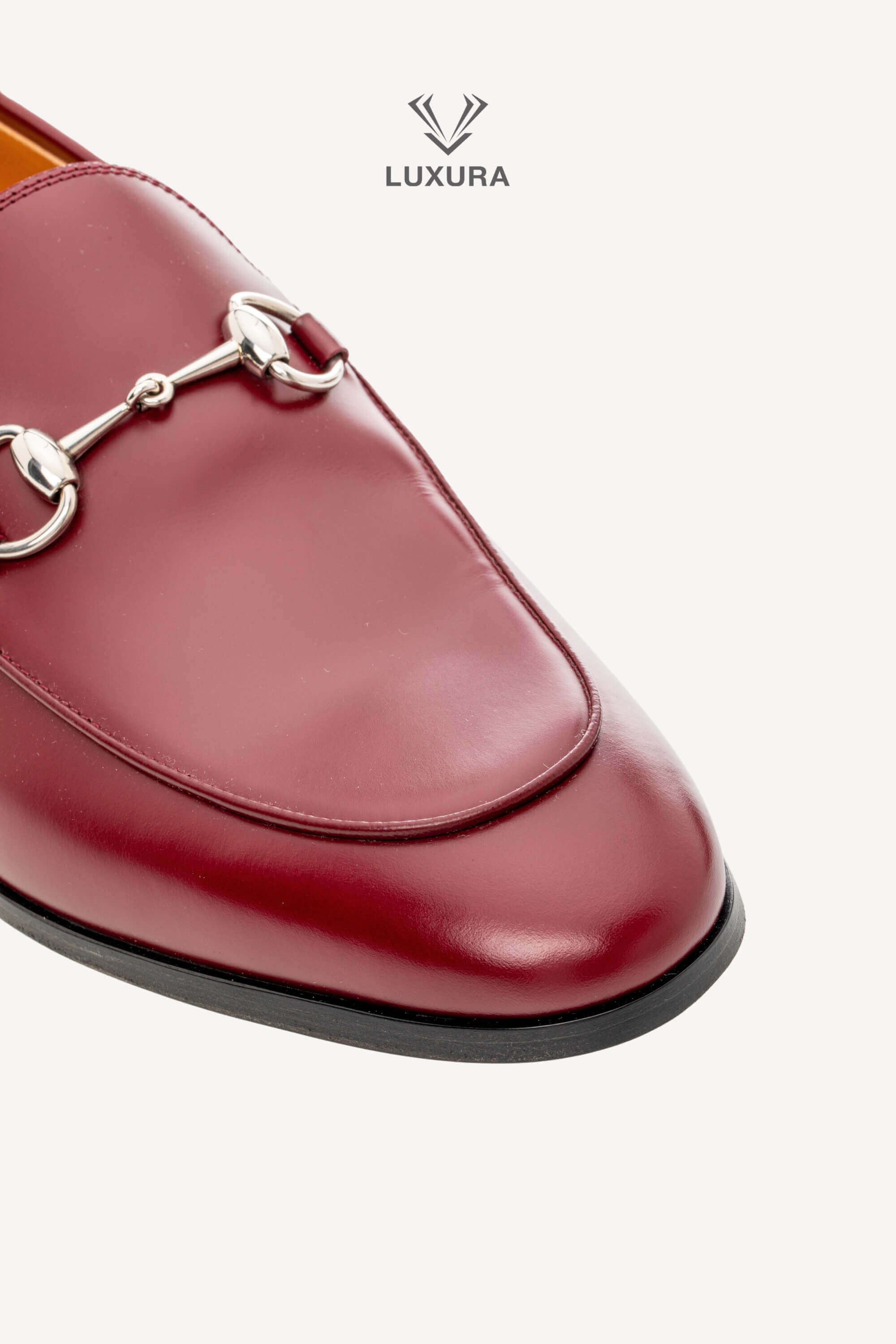 <span style="font-size: 10px;letter-spacing: .15em">BEST DEAL</span><br>            <strong>GUCCI</strong><br>            <div style="margin-top:10px;font-size:16px">Jordaan Horsebit Leather Loafers Red 44.5</div><br> - Image 8