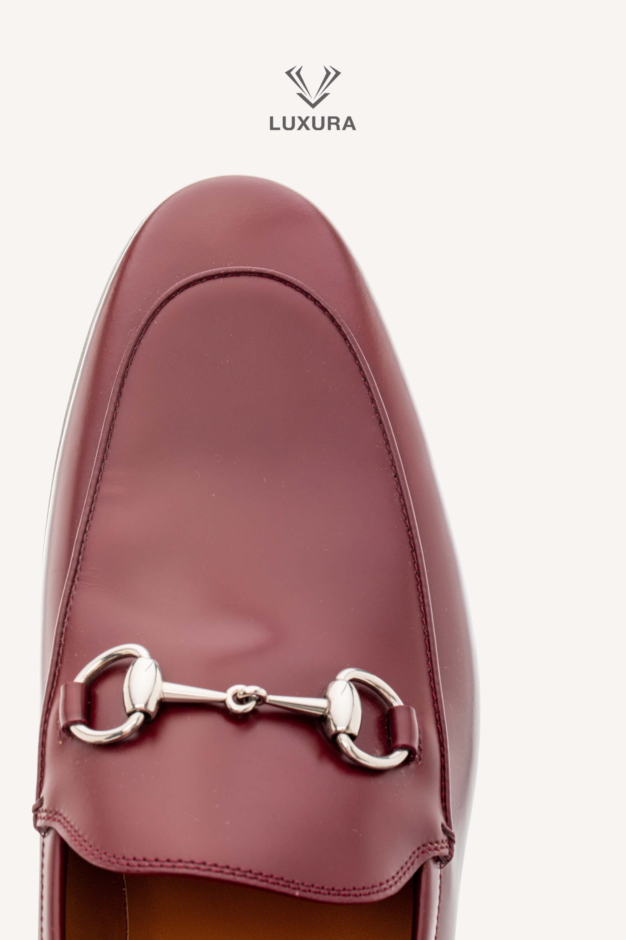 <span style="font-size: 10px;letter-spacing: .15em">BEST DEAL</span><br>            <strong>GUCCI</strong><br>            <div style="margin-top:10px;font-size:16px">Jordaan Horsebit Leather Loafers Red 44.5</div><br> - Image 9